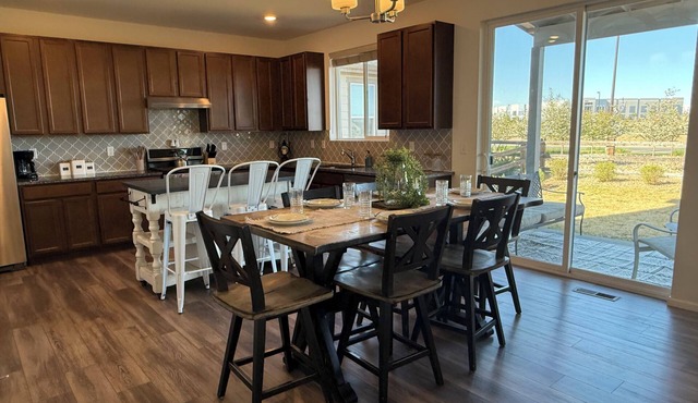 Large Home l Newer Build l Central Location l RMNP