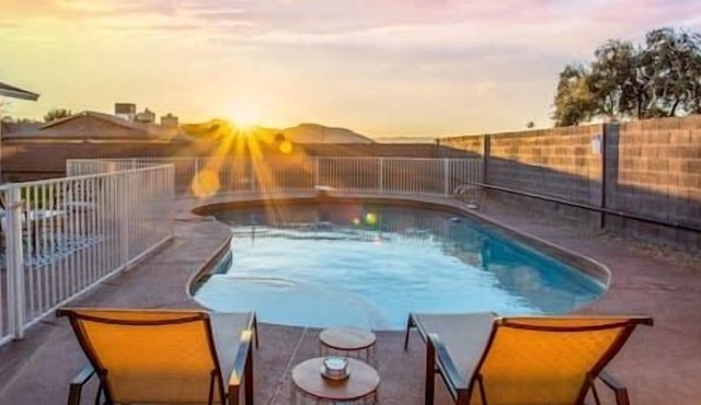 ❤️Large Modern 4BR w/ Heated Pool on .35 Acres
