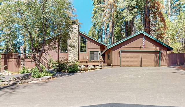 Large Mountain Home w/Game Room, Fireplace, Wifi, & Private W/D