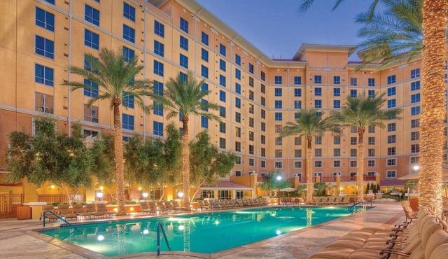 Las Vegas | Pool & Strip Access | 2BR Deluxe