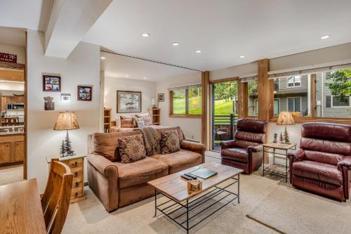 Laurelwood Condominiums 408