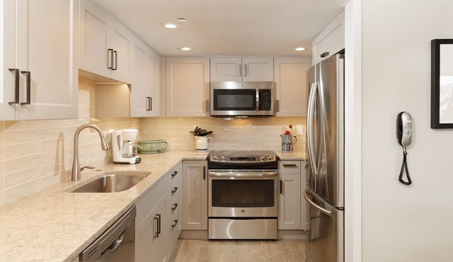 Located on Fanny Hill, Stonebridge Condo 933, 2 Bedroom & Den 3 BA