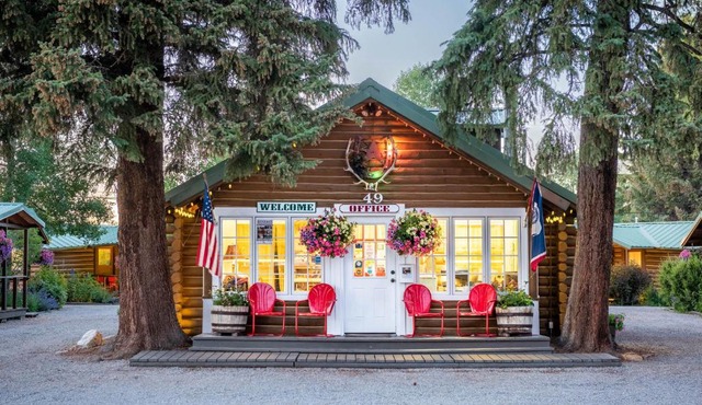 Log Cabin Motel
