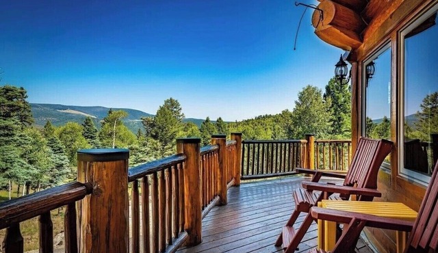 Log Home w/50 private acres in Angel Fire/Infrared Sauna