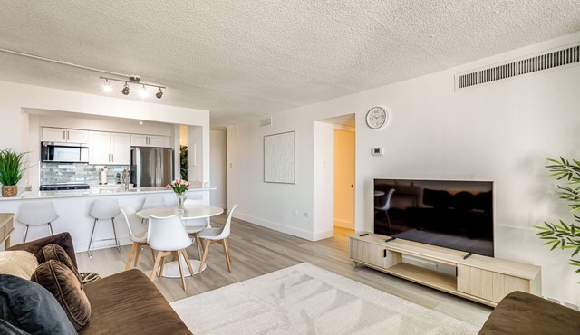 Long-Term Stay in Dtwn Denver! Walkable Condo
