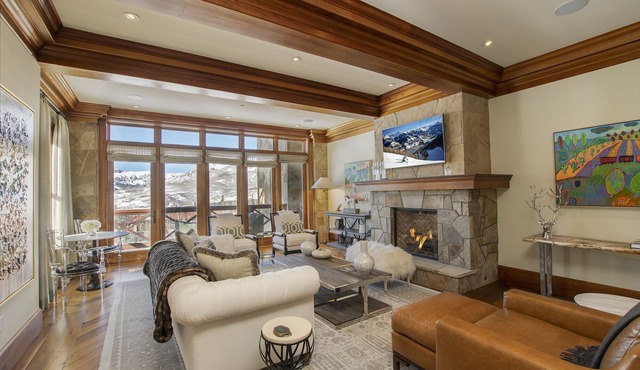 Lorian 4 Luxurious Ski-In Ski-Out Condo - 4Bd, 4.5Ba - Sleeps 12