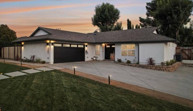 Lotus Moon Spa House - enjoy a peaceful stay in Thousand Oaks