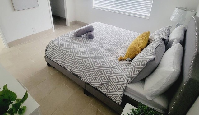 Lovely 1 Bedroom Unit Near Beach, Las Olas Fort Lauderdale