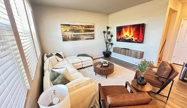 Lovely 5 Bedroom new home 8 min away from Gaylord Hotel and 10 min from DIA