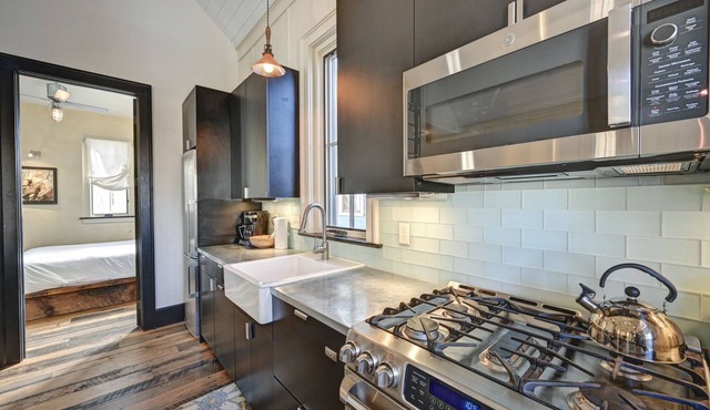 Luxurious Guesthouse 100 Yards from the River in South Main