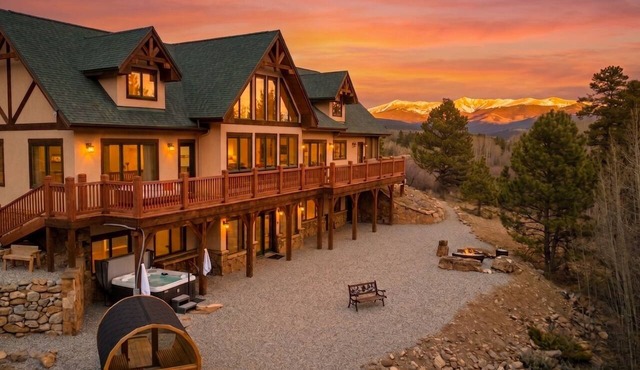 Luxurious retreat with grand views of Twin Lakes and the Sawatch Mountain Range