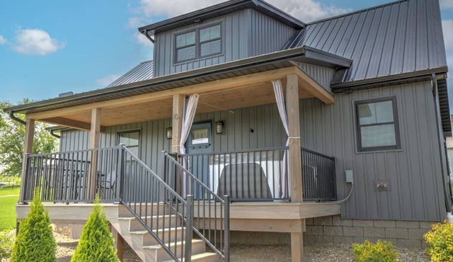Luxury 2 Bed/Bath Cottage With Private Hot Tub