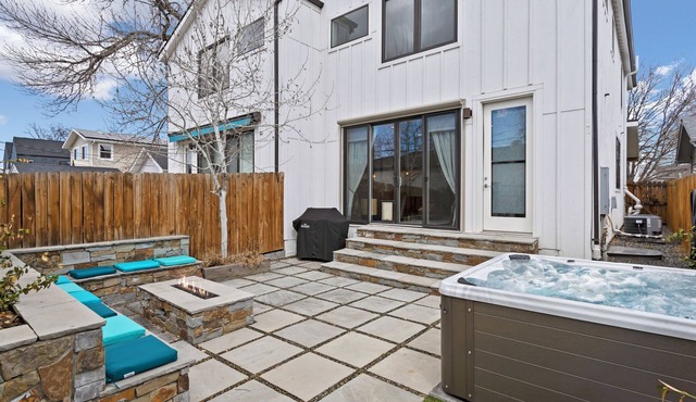 Luxury 4BR | Near Swedish | Sauna + Hot Tub