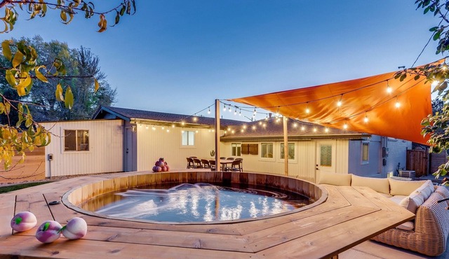 Luxury 5 BR Retreat|10 min from DT Denver|Hot Tub