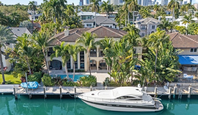 Luxury 7BR Waterfront Las Olas Isles Mansion with pool & dock.