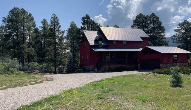Luxury Alpine Chalet-Perfectly Located+ View! Close to River