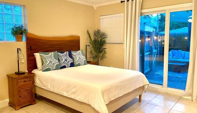 Luxury beach casita Private entry Private patio Free wifi and Parking