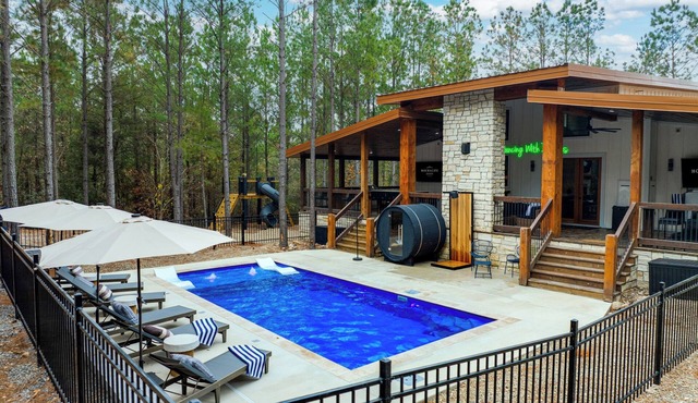 Luxury Broken Bow Cabin - Pool, Pickleball, Sauna, Mini Golf