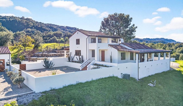 Luxury Estate in Upper Ojai: Casa Pajul
