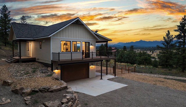Luxury Home on 5 Acres/Unreal Views!/Hot Tub!