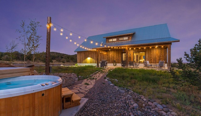 Luxury Home | Private Hot Tub | Secluded | Backs National Forest | Foosball