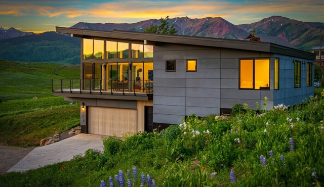 Luxury Modern Home Walk to Lifts Ski Trails