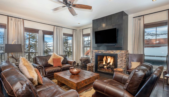 Luxury Mountain Village 4BR Condo with Mountain Views, free Shuttle, ski access