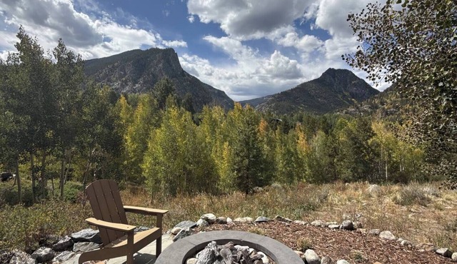 Luxury Mountain Retreat: Walk to Frisco Main St