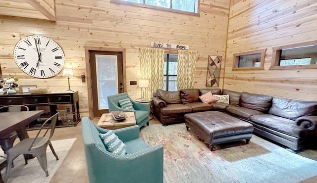 Luxury Rustic Cabin Hot Tub & Spa Fire Pit