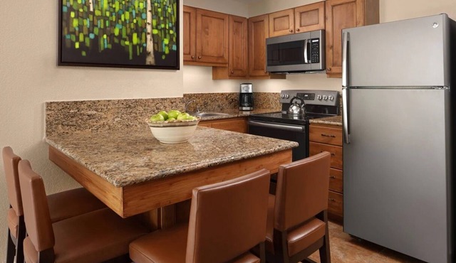 Luxury villa w/full kitchen, firepits, multiple hot tubs; world class skiing.