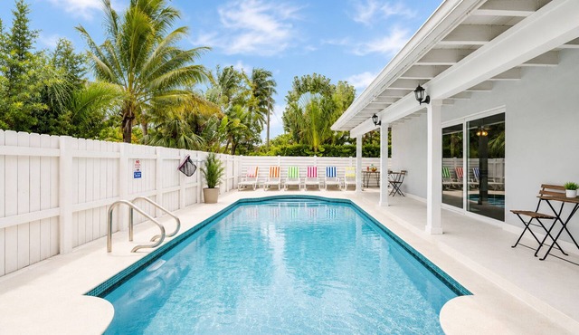 Luxury Villa with Heated Pool close to Beach