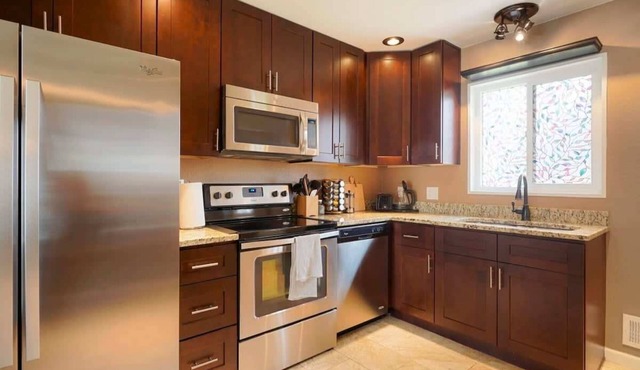 @ Marbella Lane - 4BR Cozy & Comfy | Northglenn
