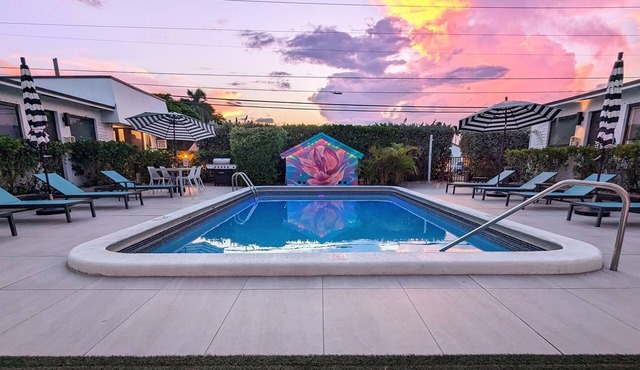 Mega Group Block: 4 Units | Sleeps 10-16