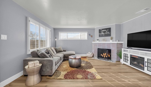 Merry Melly, The Midtown Charmer! Close to Midtown, downtown, freeway, airport