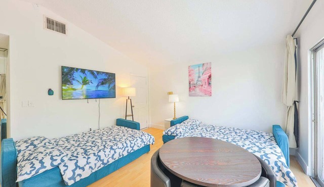 Miami Villa with Pool Near Hard Rock Stadium