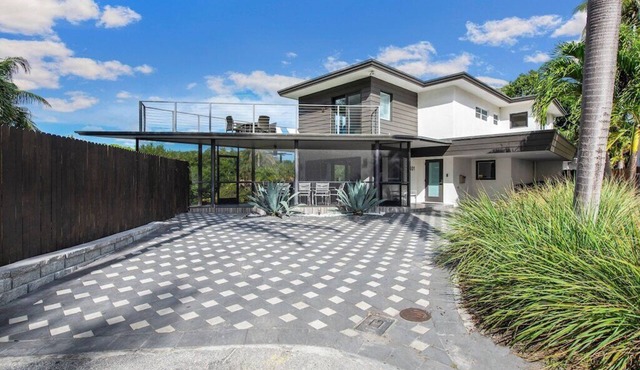 Mid-Centrury Oasis | 1 Block to Ft Lauderdale Beach