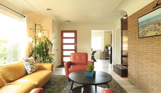 Mid-century brick ranch house, centrally located, with Hot tub