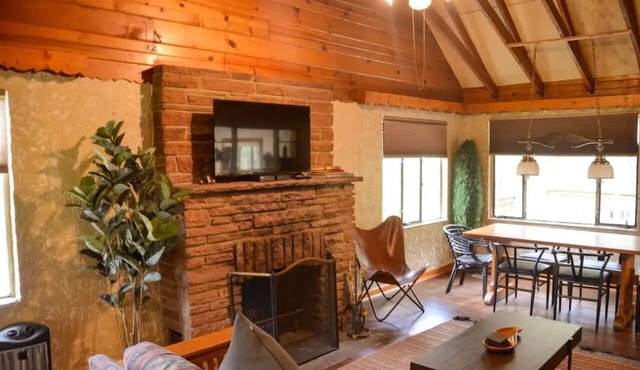 Middle Mountain Cabin at the Woolly Bugger Inn