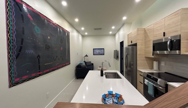 Modern 1-bedroom apartment in downtown Carbondale