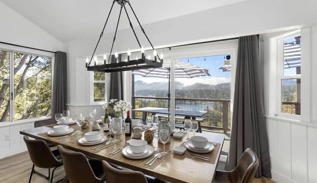 Modern+Cozy Lakeview home w/gorgeous views! 6 BD, Sleeps 12, Decks, Firepit, EV