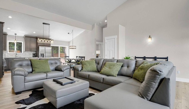 Modern Getaway | Hot Tub | Fireplace | Dog-Friendly