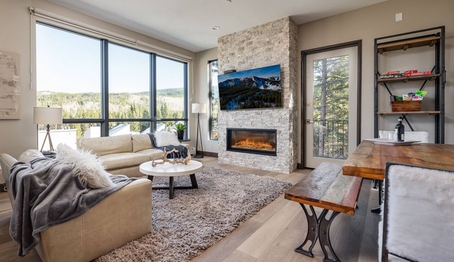 Modern Luxury Condo 3bed/2bath Ski In/Ski Out - Great for Families