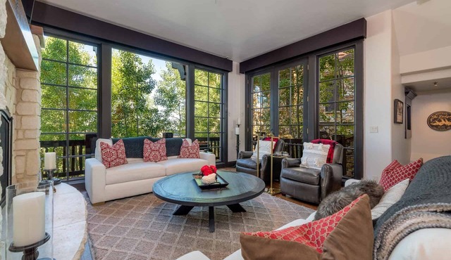 Modern luxury in this beautiful three bedroom Cabin