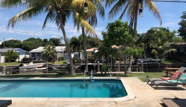 Modern Spanish Villa- Pool- By River-Tropical !