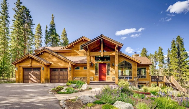 Morning View Lodge: Spacious, Hot Tub, Views