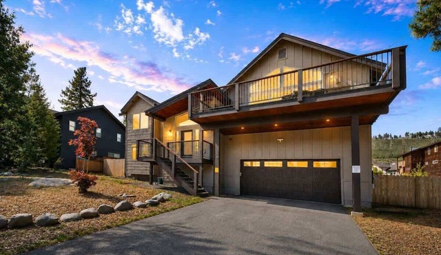 Mountain Base Camp: Hot Tub, Game Room, Air Conditioning, High-end and Equipped Kitchen, Pets