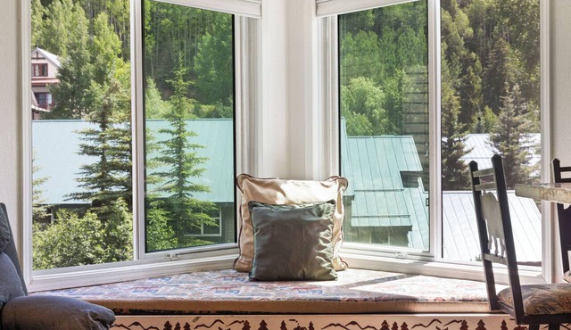Mountain Hideaway w River Views + Walk to Chair 7 @ Viking Lodge 315