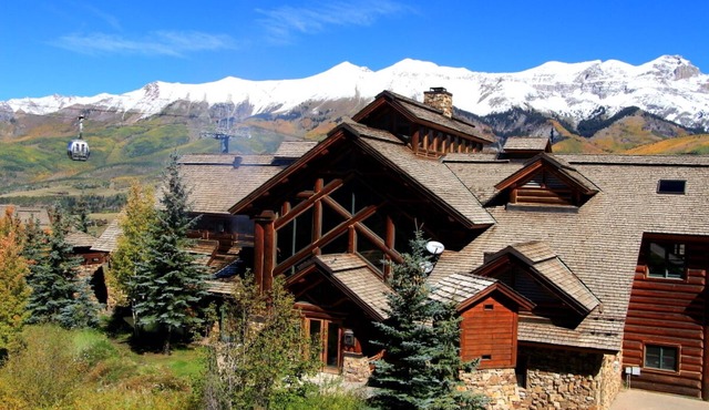 Mountain Lodge 2 BR Ste w/kitchen gas fireplace & Ski in/out