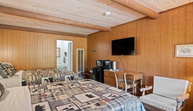 Mountain Magic: Cozy Cabins, World-Class Fishing & Rocky Mountain Charm