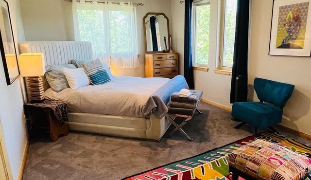 Mountain Springs Luxury Apartment with Hot Tub